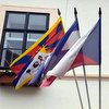  NA RADNICI ZAVLÁLA TIBETSKÁ VLAJKA