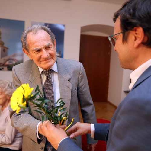 Na radnici se setkali s devadesátníky