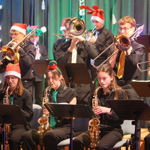 Black Band přinesl do ZUŠ swingové Vánoce