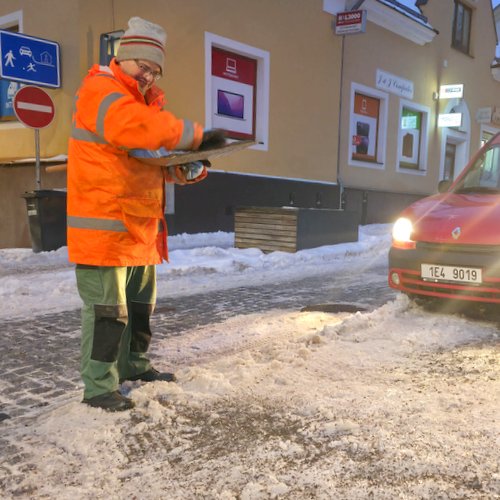 Ledovka komplikuje dopravu – TEPVOS zasahuje
