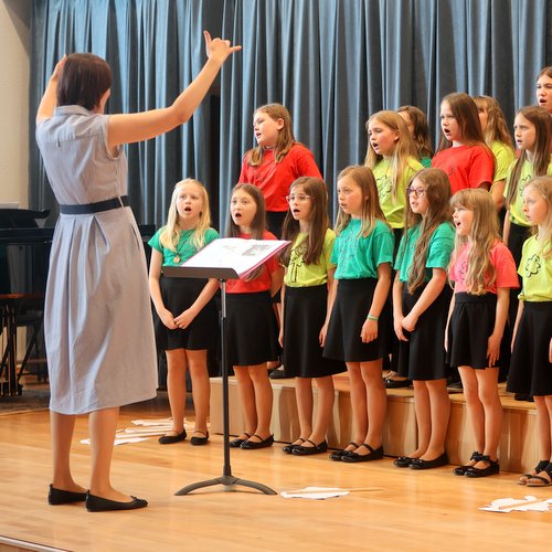 Májový sborový koncert rozezněl koncertní sál ZUŠ