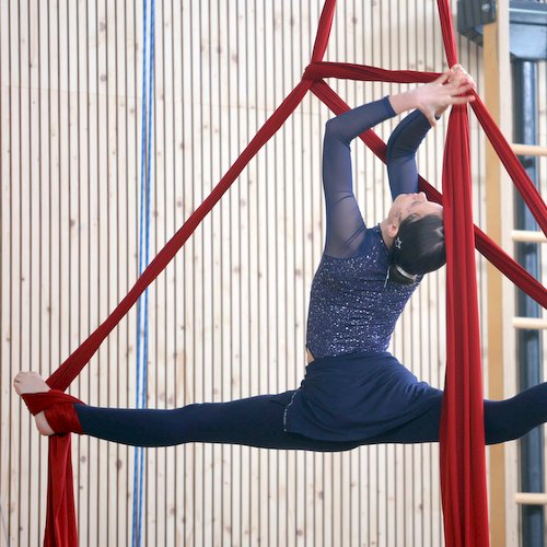 Třetí ročník Aerial Acrobatics Rainbow v DDM