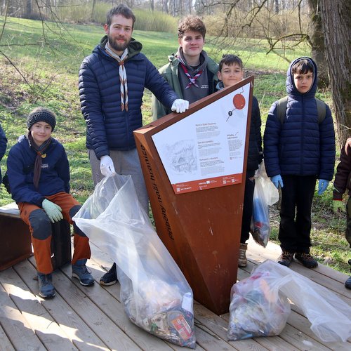 Dobrovolníci uklízeli Ústí. Do akce se zapojily desítky lidí